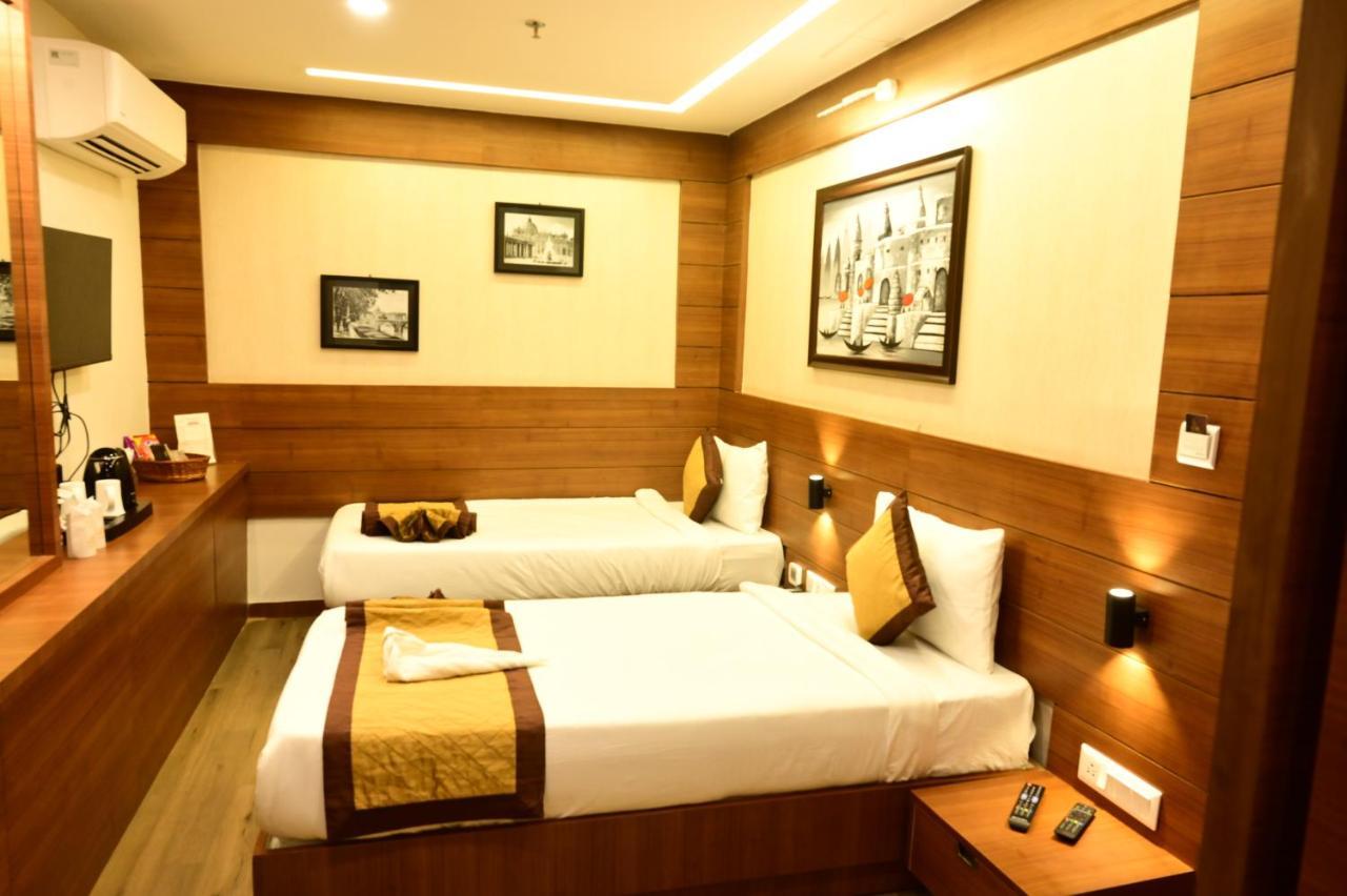 Hotel Silkhouse Premier Danapur Exterior foto
