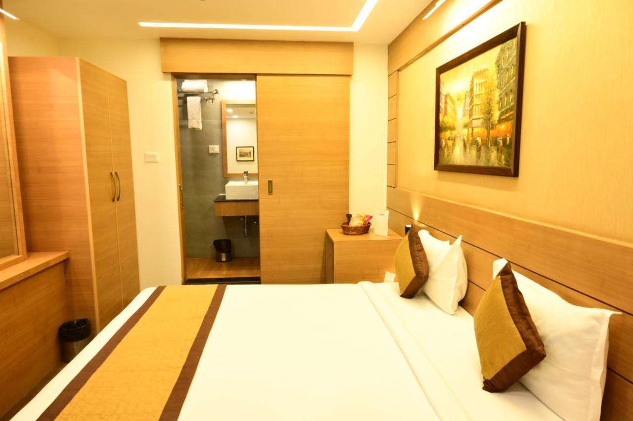 Hotel Silkhouse Premier Danapur Exterior foto
