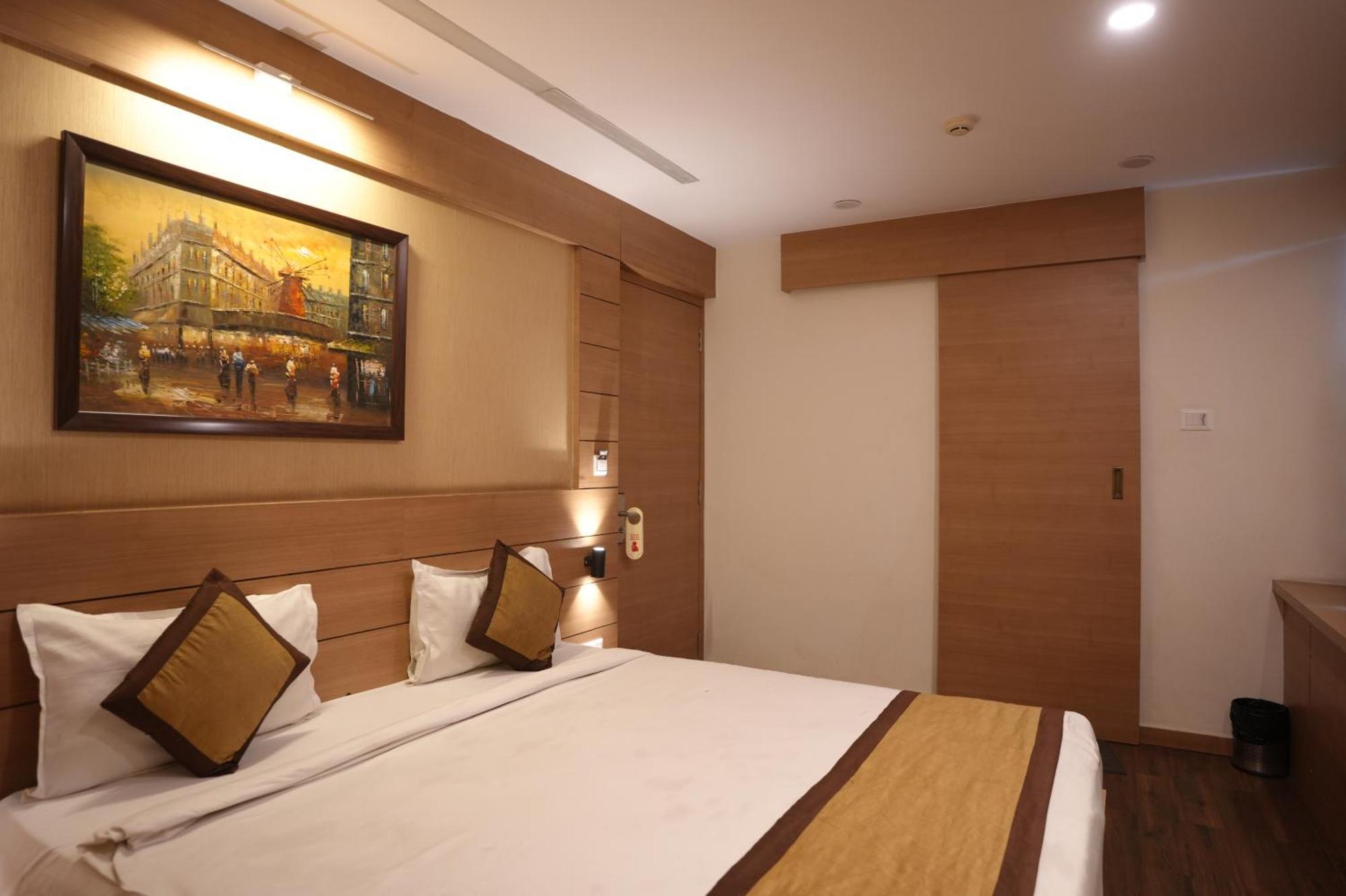 Hotel Silkhouse Premier Danapur Exterior foto
