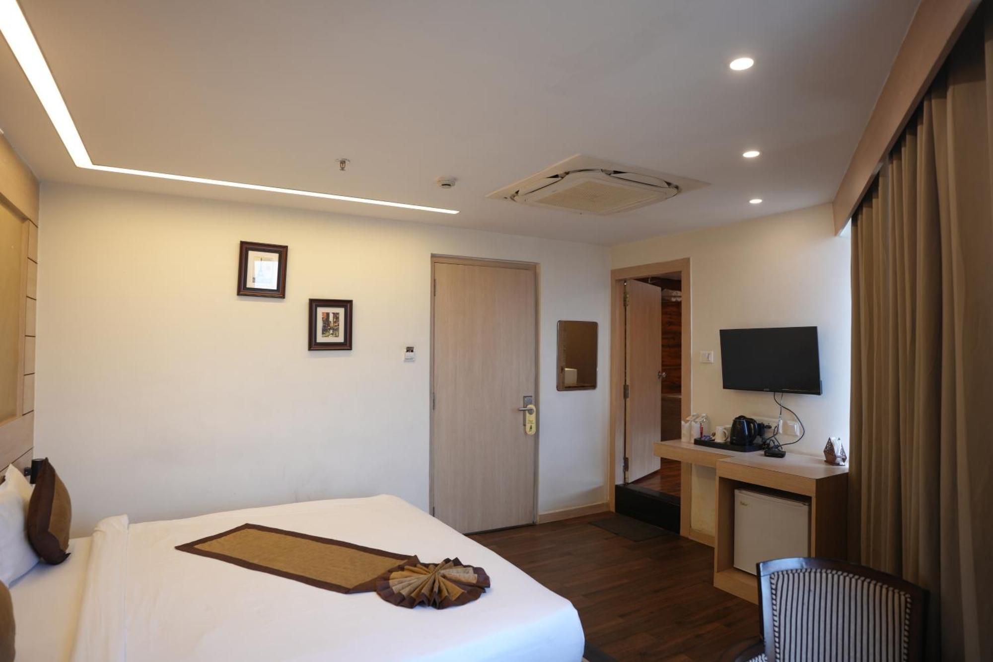 Hotel Silkhouse Premier Danapur Exterior foto